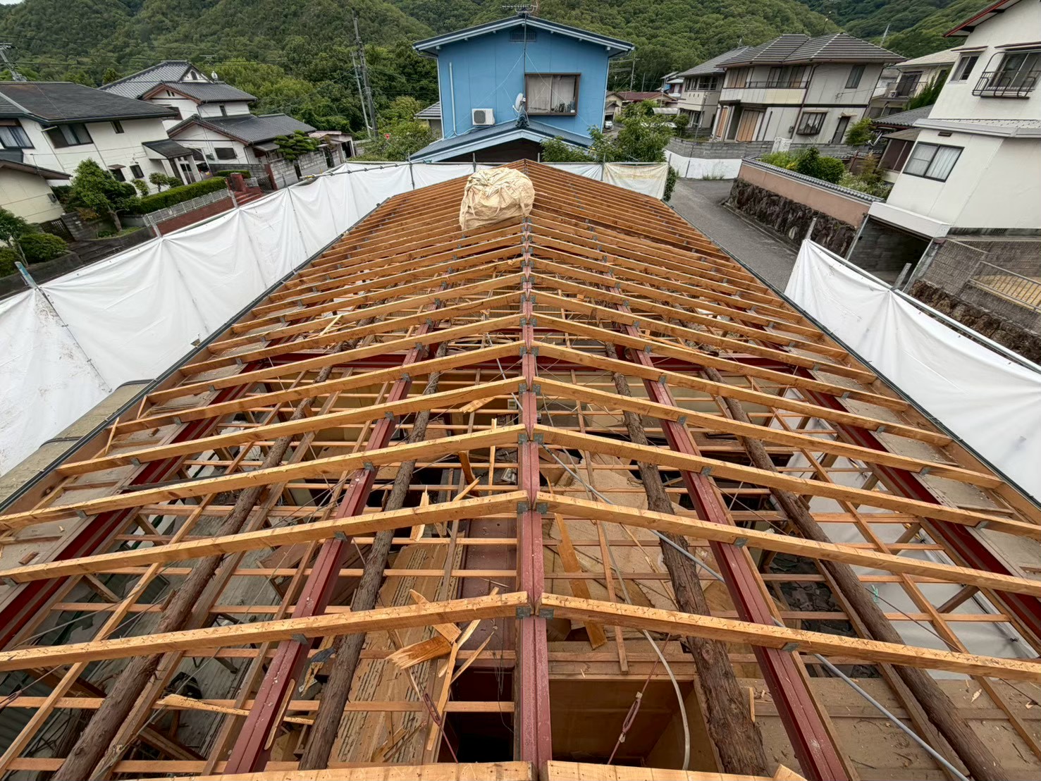 【現場レポート】屋根から地上へ！普段は見えない解体工事のプロセス〜赤磐市山陽での施工事例〜