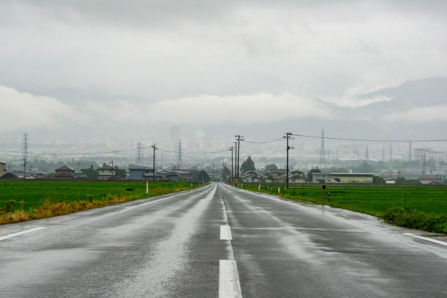 岡山　舗装　雨